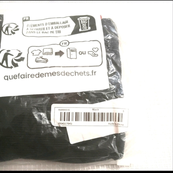 NWT, Sz. S, black/animal print, ribbed, long-sleeved, crew neck T-shirt. - Picture 9 of 10